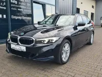 Gebraucht BMW 320 190 PS (139 kW) 2023 Schwarz Limousine