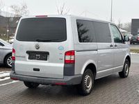 Gebraucht VW Caravelle 140 PS (102 kW) 2013 Silber Van / Kleinbus