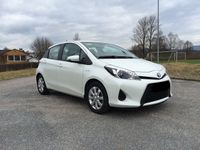 Gebraucht Toyota Yaris Hybrid Edition 101 PS (74 kW) 2014 Weiß metallic Kleinwagen