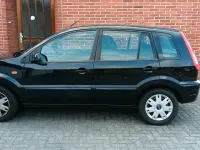 Gebraucht Ford Fusion 80 PS (58 kW) 2011 Schwarz Kleinwagen