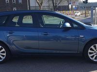 Gebraucht Opel Astra 110 PS (80 kW) 2013 Blau Kombi