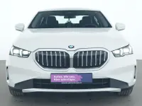 Gebraucht BMW 520 Sport Line 190 PS (139 kW) 2025 Alpinweiss Limousine