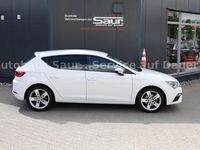 Używany Seat Leon FR 150 KM (110 kW) 2017 Biały Sedan/Limuzyna