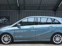 Gebraucht Mercedes B180 AMG Edition 1 109 PS (80 kW) 2012 Blau Kleinwagen