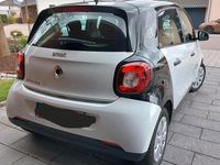Gebraucht Smart ForFour Electric Drive 60 kW (82 PS) 2018 Weiß Kleinwagen