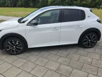 Gebraucht Peugeot e-208 GT 100 kW (136 PS) 2023 Weiß Kleinwagen