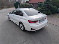 Gebraucht BMW 320 184 PS (135 kW) 2020 Weiß Limousine
