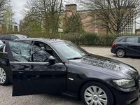 Gebraucht BMW 320 184 PS (135 kW) 2011 Schwarz Limousine