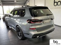 Gebraucht BMW X7 M Sport 352 PS (258 kW) 2025 Skyscraper grau met. SUV