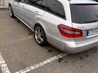 Gebraucht Mercedes E220 Avantgarde 170 PS (125 kW) 2013 Grau Limousine
