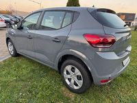 Neu Dacia Sandero Essentiel 91 PS (66 kW) 2026 Grau Limousine