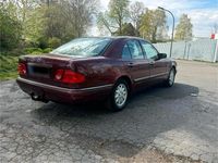Second-hand Mercedes E240 167 CP (122 kW) 1998 Roșu Berlinǎ
