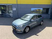 Gebraucht Hyundai i20 GO! 75 PS (55 kW) 2017 Blau Limousine