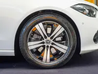 Gebraucht Mercedes C220 197 PS (144 kW) 2025 Polarweiß Kombi