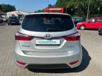 Gebraucht Hyundai i20 Space Plus 90 PS (66 kW) 2018 Silber Van / Kleinbus