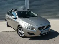 Gebraucht Volvo V60 Kinetic 163 PS (119 kW) 2010 Gold Kombi
