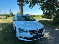 Gebraucht Skoda Superb 150 PS (110 kW) 2016 Weiß Kombi