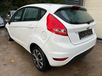 Gebraucht Ford Fiesta 60 PS (44 kW) 2011 Weiß Kleinwagen