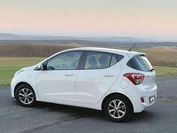 Gebraucht Hyundai i10 Edition 67 PS (49 kW) 2014 Weiß Kleinwagen