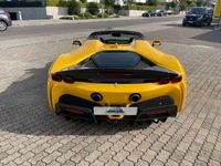 Gebraucht Ferrari SF90 1001 PS (736 kW) 2023 Gelb Cabrio