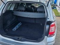 Gebraucht Opel Astra Edition 101 PS (74 kW) 2010 Silber Kombi