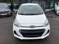 Gebraucht Hyundai i10 Basis 67 PS (49 kW) 2017 Weiß Kleinwagen
