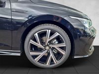 Second-hand VW Golf VIII R-line 150 CP (110 kW) 2023 Negru Berlinǎ
