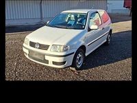 Gebraucht VW Polo 60 PS (44 kW) 2001 Weiß Limousine