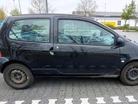 Second-hand Renault Twingo 58 CP (42 kW) 2004 Negru Hatchback