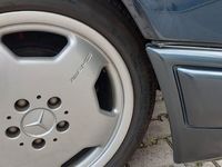 Gebraucht Mercedes E200 Edition 136 PS (100 kW) 1997 Schwarz Cabrio