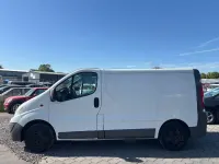 Second-hand Opel Vivaro 114 CP (83 kW) 2012 Alb Monovolum