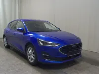 Używany Ford Focus Cool & Connect 120 KM (88 kW) 2022 Niebieski Sedan/Limuzyna