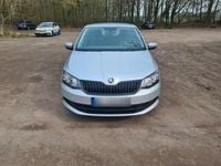 Gebraucht Skoda Fabia Active 60 PS (44 kW) 2016 Silber Kleinwagen