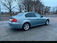 Gebraucht BMW 318 129 PS (94 kW) 2006 Grau Limousine