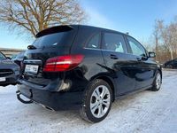 Gebraucht Mercedes B180 122 PS (89 kW) 2016 Schwarz Van / Kleinbus