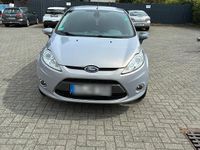 Gebraucht Ford Fiesta 95 PS (69 kW) 2011 Grau Kleinwagen