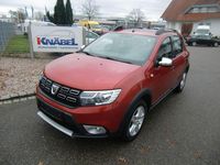 Gebraucht Dacia Sandero Celebration 90 PS (66 kW) 2018 Rot Limousine