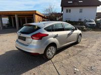 Gebraucht Ford Focus 101 PS (74 kW) 2014 Grau Limousine