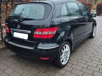 Gebraucht Mercedes B180 116 PS (85 kW) 2011 Schwarz Van / Kleinbus