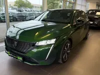 Gebraucht Peugeot 308 Allure 131 PS (96 kW) 2023 Lackierung olivgrün/typ aussen Limousine