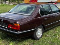 Gebraucht BMW 735 211 PS (155 kW) 1991 Rot Limousine