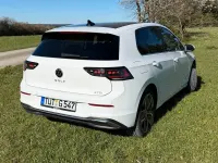 Gebraucht VW Golf VIII Edition 150 PS (110 kW) 2024 Weiß Limousine