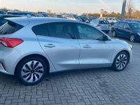 Gebraucht Ford Focus Cool & Connect 120 PS (88 kW) 2021 Silber Limousine