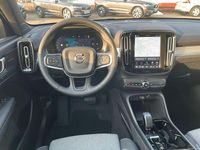 Neu Volvo XC40 Plus 163 PS (119 kW) 2026 Grau SUV