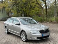 Gebraucht Skoda Superb 170 PS (125 kW) 2012 Grau Limousine