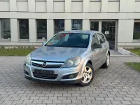 Usata Opel Astra 110 CV (80 kW) 2008 Andere farben Utilitaria