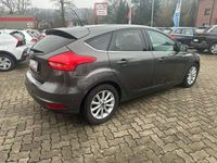 gebraucht Ford Focus 2.0 TDCI Lim.Titanium+NAVI+XENON+SHD+TOTE.W+LENK.H