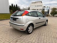 Gebraucht Ford Focus 130 PS (95 kW) 2003 Silber Kleinwagen
