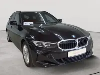 Gebraucht BMW 318 Sport Line 150 PS (110 kW) 2023 Saphirschwarz metallic Kombi