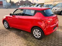 Gebraucht Suzuki Swift Club 83 PS (61 kW) 2021 Rot Limousine